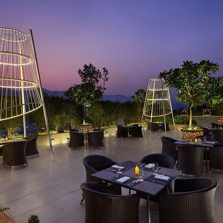 Marriott Executive Apartments Нави Мумбаи Экстерьер фото